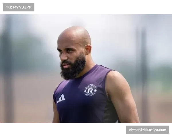 姆伯莫高速前插横传助攻，成曼联反击体系中重要推进点